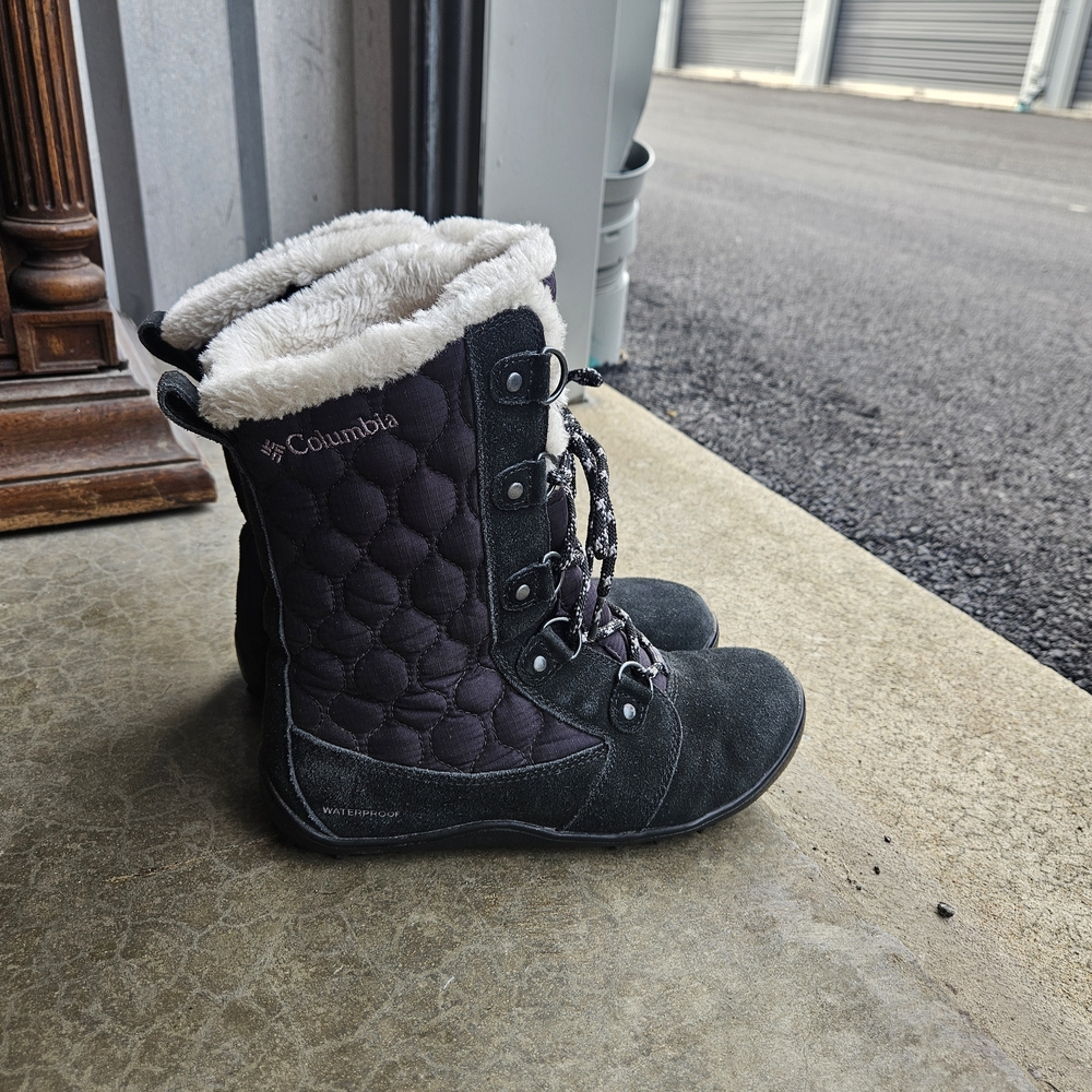 Columbia Women's Black Quilted Winter Boots - Picture 3 of 7